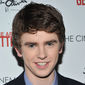 Freddie Highmore în The Art of Getting By - poza 130