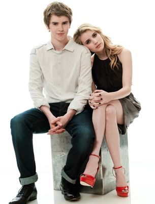 Freddie Highmore, Emma Roberts în The Art of Getting By