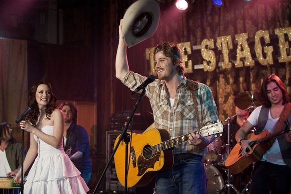 Leighton Meester, Garrett Hedlund în Country Strong