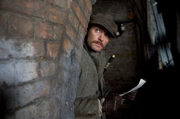 Jude Law în Sherlock Holmes: A Game Of Shadows
