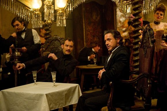 Jude Law, Robert Downey Jr. în Sherlock Holmes: A Game Of Shadows