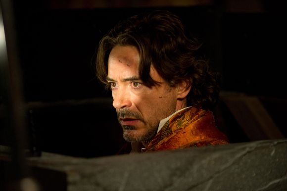 Robert Downey Jr. în Sherlock Holmes: A Game Of Shadows