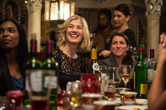 Rosamund Pike în Hector and the Search for Happiness
