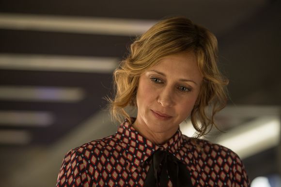 Vera Farmiga în The Commuter