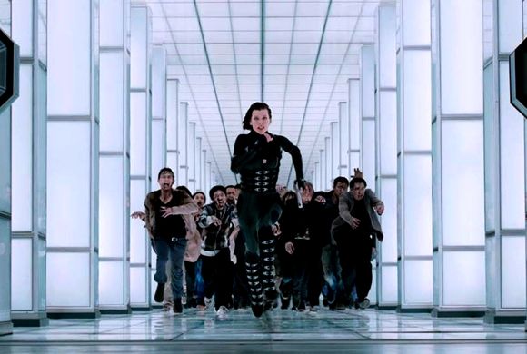 Milla Jovovich în Resident Evil: Retribution