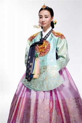 Dong Yi