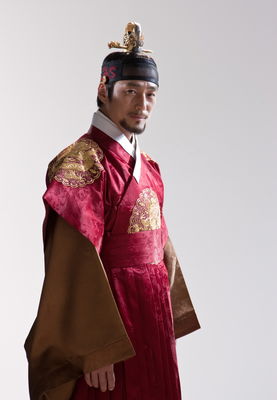 Dong Yi