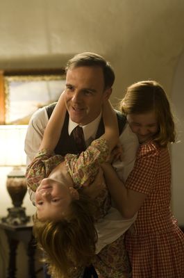 Brían F. O'Byrne, Morgan Turner în Mildred Pierce