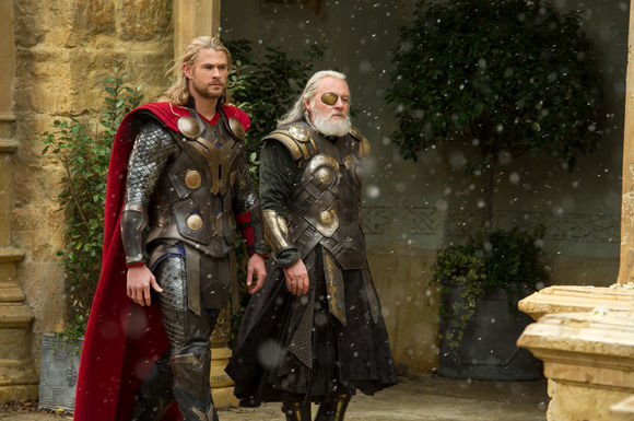 Anthony Hopkins, Chris Hemsworth în Thor: The Dark World