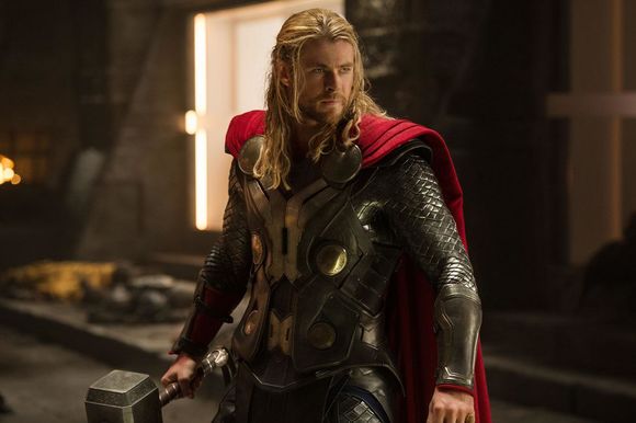 Chris Hemsworth în Thor: The Dark World