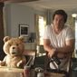 Mark Wahlberg în Ted - poza 189