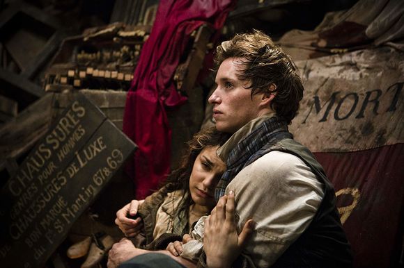 Eddie Redmayne, Samantha Barks în Les Misérables