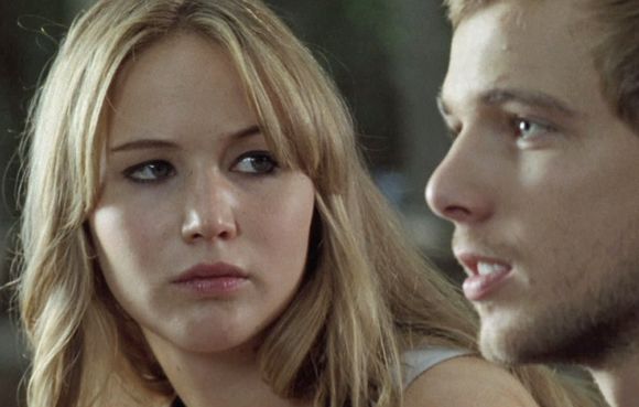 Jennifer Lawrence, Max Thieriot în House at the End of the Street
