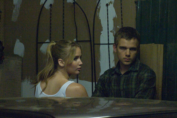 Max Thieriot, Jennifer Lawrence în House at the End of the Street