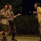Scouts Guide to the Zombie Apocalypse/Cum scapam de zombi, frate?
