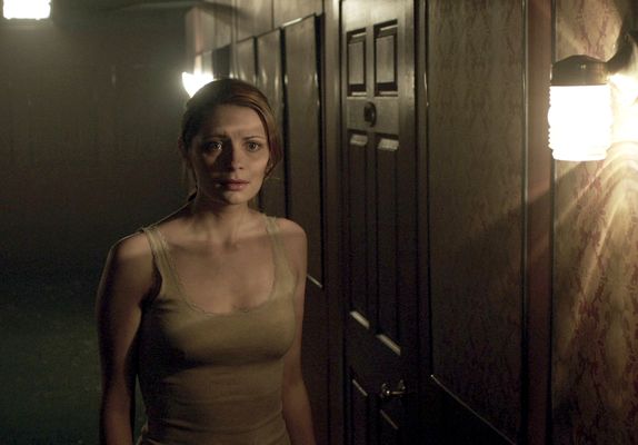 Mischa Barton în I Will Follow You Into the Dark