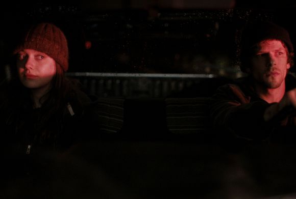 Dakota Fanning, Jesse Eisenberg în Night Moves