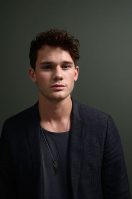 Jeremy Irvine în The Railway Man