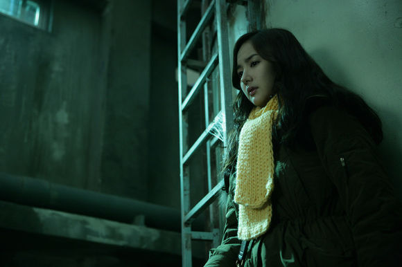Go-hyang-i: Jook-eum-eul Bo-neun Doo Gae-eui Noon