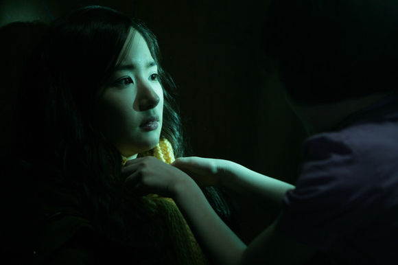 Go-hyang-i: Jook-eum-eul Bo-neun Doo Gae-eui Noon