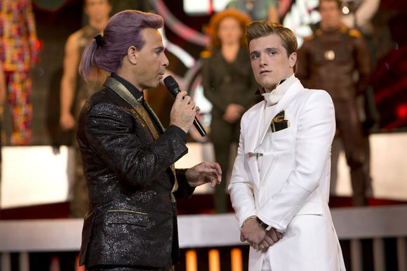 Stanley Tucci, Josh Hutcherson în The Hunger Games: Catching Fire
