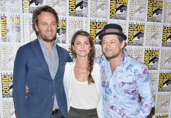 Jason Clarke, Keri Russell, Andy Serkis în Dawn of the Planet of the Apes