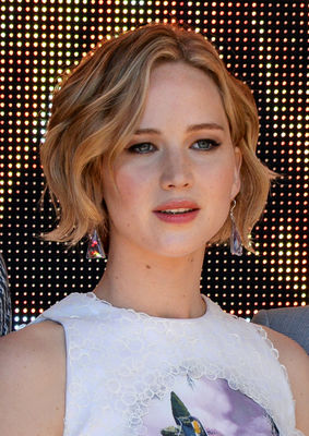 Jennifer Lawrence în The Hunger Games: Mockingjay - Part 1