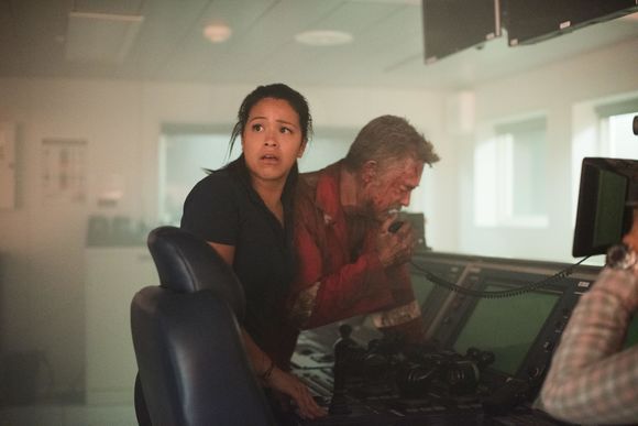 Kurt Russell, Gina Rodriguez în Deepwater Horizon