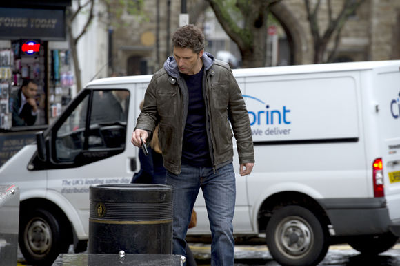 Eric Bana în Closed Circuit