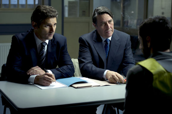 Eric Bana, Ciarán Hinds în Closed Circuit