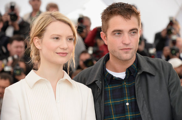 Mia Wasikowska, Robert Pattinson în Maps to the Stars