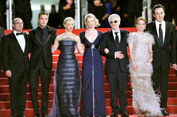 Robert Pattinson, Sarah Gadon, Mia Wasikowska, David Cronenberg, Julianne Moore, John Cusack în Maps to the Stars