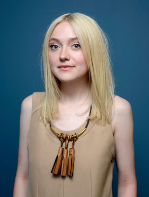 Dakota Fanning în The Last of Robin Hood