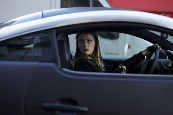 Amber Heard în 3 Days to Kill