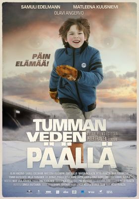 Tumman veden päällä poster