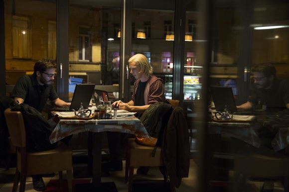 Daniel Brühl, Benedict Cumberbatch în The Fifth Estate