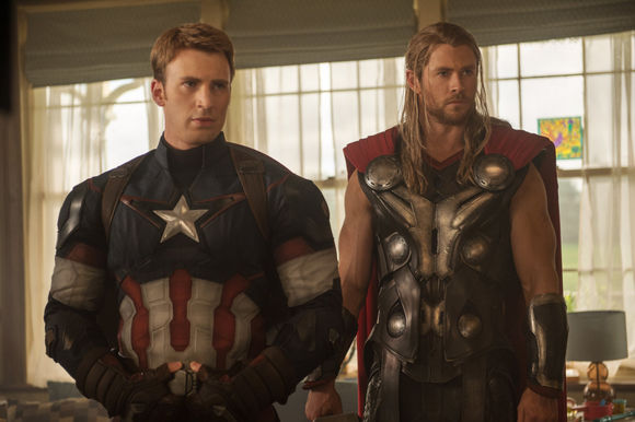 Chris Evans, Chris Hemsworth în The Avengers: Age of Ultron