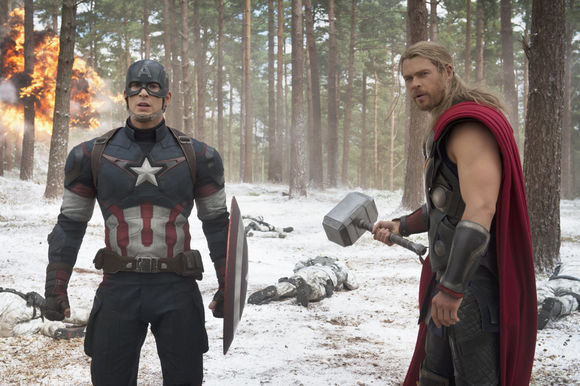 Chris Evans, Chris Hemsworth în The Avengers: Age of Ultron