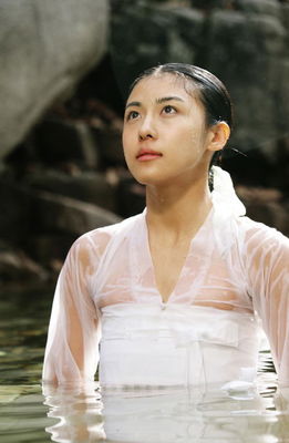 Hwang Jin Yi