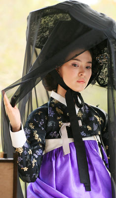 Hwang Jin Yi