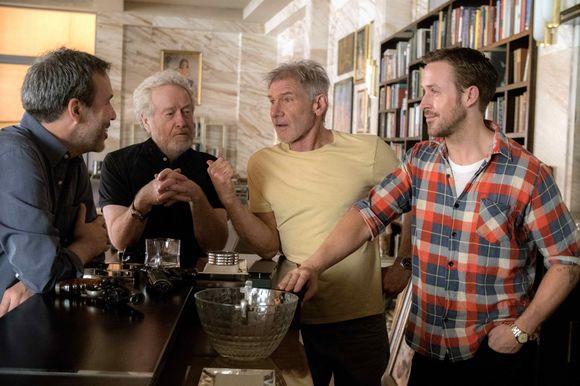 Denis Villeneuve, Ridley Scott, Harrison Ford, Ryan Gosling în Blade Runner 2049