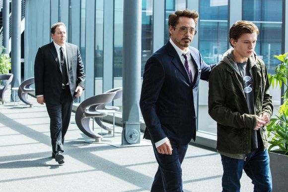 Robert Downey Jr., Jon Favreau, Tom Holland în Spider-Man: Homecoming