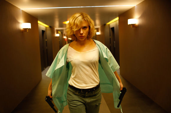 Scarlett Johansson în Lucy