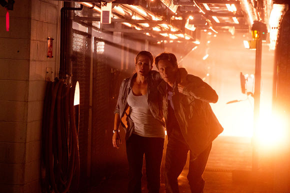 Steven Weber, Christina Cox în Eve of Destruction