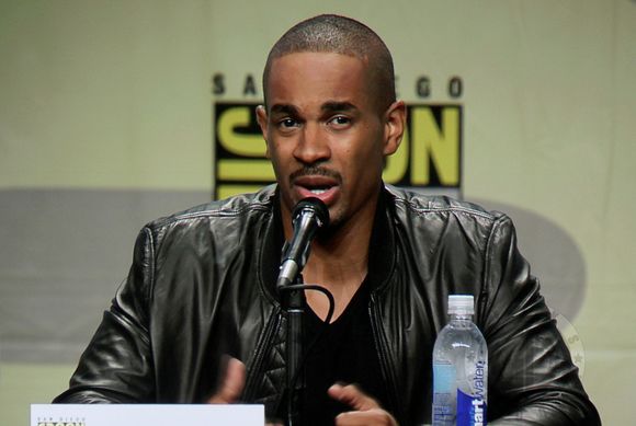 Damon Wayans Jr. în Let's Be Cops