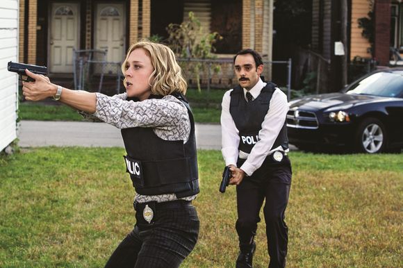 Chloë Sevigny, Omid Abtahi în Those Who Kill