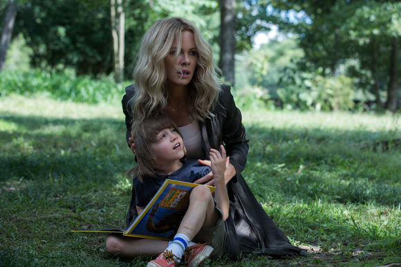 Kate Beckinsale, Duncan Joiner în The Disappointments Room