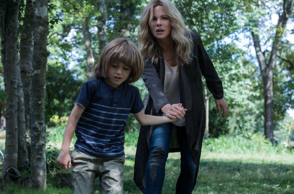 Duncan Joiner, Kate Beckinsale în The Disappointments Room