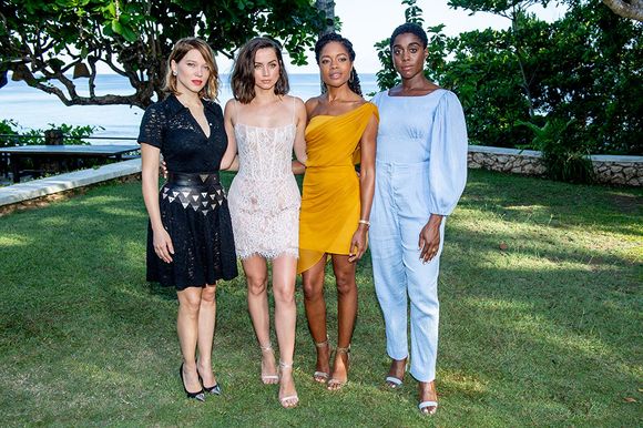 Léa Seydoux, Ana de Armas, Naomie Harris, Lashana Lynch în No Time to Die