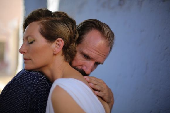 Ralph Fiennes, Tilda Swinton în A Bigger Splash